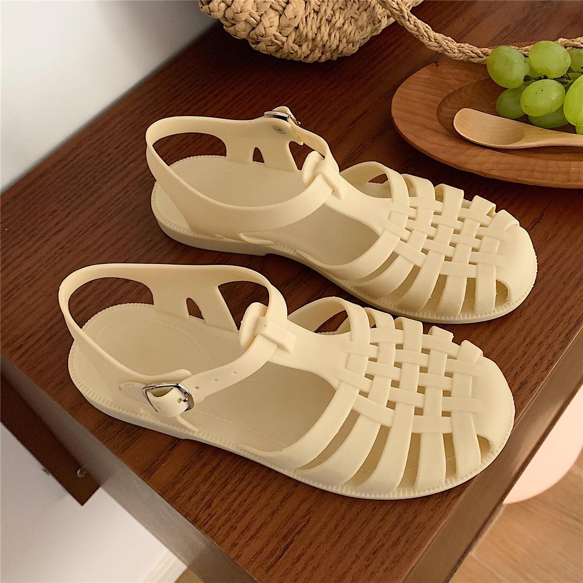 XIXITIAO Vintage Hollow Woven  - Jelly Sandal Women 评论和价格