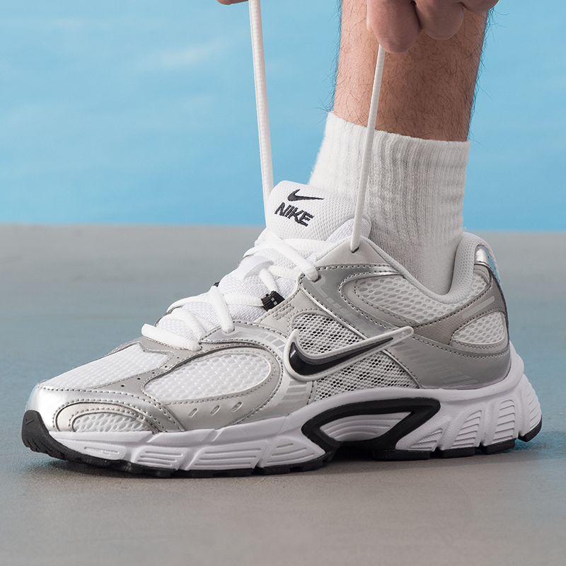 Nike (Nike) V5 Rnr Men's Sport - Women Shoes Nb 评论和价格