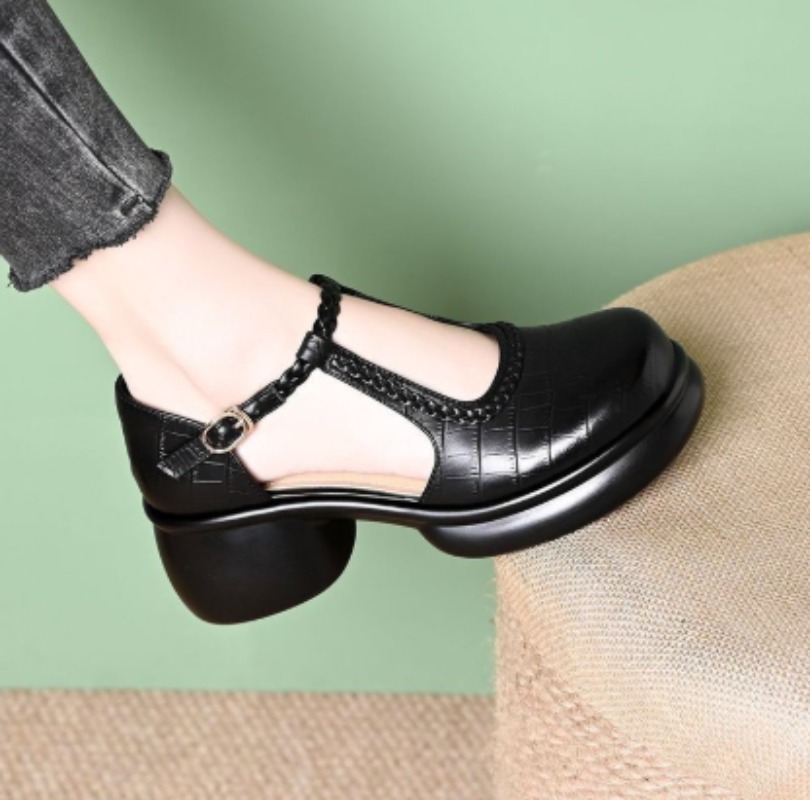 Women Black Croc‑Embossed Mary - Women Shoes Sandals 评论和价格